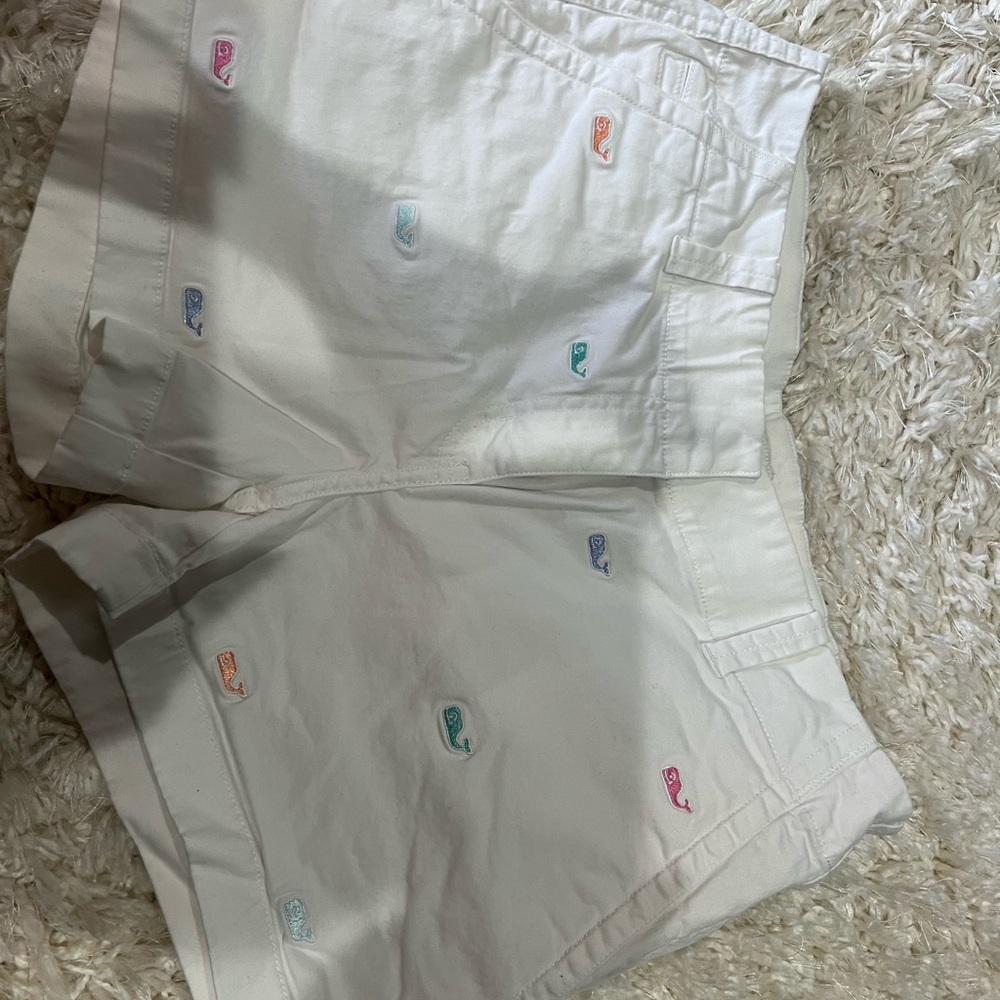 Vineyard Vines Women's Cream Embroidered Shorts